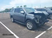 ✅ 2022 Chevrolet Suburban Premier • VIN: 1GNSKFKD9NR183852 • Lot: 42583343. Wystawiony na IAAI z przebiegiem 74 421 mil. Bezpłatny archiwum sprzedaży aukcyjnych z USA i szczegółowy raport historii pojazdu na DreamBid. Zdjęcie 1.