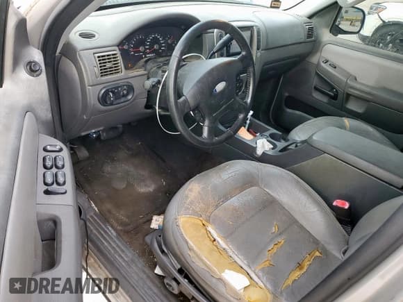 ✅ 2005 Ford Explorer XLT • VIN: 1FMZU63K75ZA05884 • Лот: 62812105. Опубликован ранее на Copart с пробегом 156 583 миль. Бесплатный доступ к архиву аукционных продаж из США и подробный отчёт об истории автомобиля на DreamBid. Изображение 8.