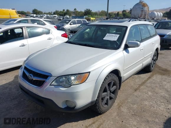 ✅ 2008 Subaru Outback Limited • VIN: 4S4BP62C887309535 • Лот: 43416725. Опубликован ранее на IAAI с пробегом 228 645 миль. Бесплатный доступ к архиву аукционных продаж из США и подробный отчёт об истории автомобиля на DreamBid. Изображение 6.