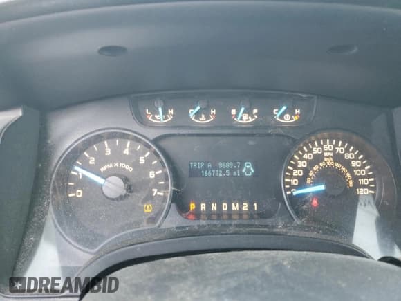 ✅ 2014 Ford F-150 XL • VIN: 1FTMF1CM7EKE21567 • Lot: 90291515. Wystawiony na Copart z przebiegiem 166 772 mil. Bezpłatny archiwum sprzedaży aukcyjnych z USA i szczegółowy raport historii pojazdu na DreamBid. Zdjęcie 9.