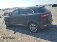 ✅ 2017 Lincoln MKC Select • VIN: 5LMCJ2D93HUL51495 • Лот: 67962325. Опубликован ранее на Copart с пробегом 116 805 миль. Бесплатный доступ к архиву аукционных продаж из США и подробный отчёт об истории автомобиля на DreamBid. Изображение 2.
