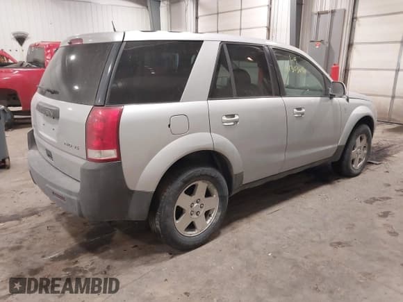 ✅ 2005 Saturn VUE • VIN: 5GZCZ63445S870686 • Lot: 41303646. Wystawiony na IAAI z przebiegiem 179 620 mil. Bezpłatny archiwum sprzedaży aukcyjnych z USA i szczegółowy raport historii pojazdu na DreamBid. Zdjęcie 4.