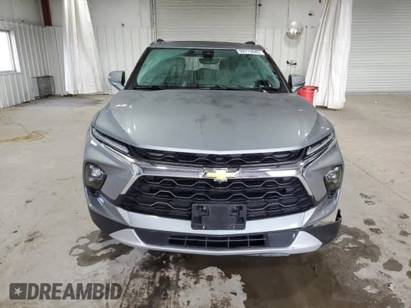 ✅ 2024 Chevrolet Blazer LT • VIN: 3GNKBJR43RS197581 • Lot: 92715645. Wystawiony na Copart z przebiegiem 27 585 mil. Bezpłatny archiwum sprzedaży aukcyjnych z USA i szczegółowy raport historii pojazdu na DreamBid. Zdjęcie 5.
