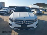 ✅ 2023 Mercedes-Benz GLB 250 • VIN: W1N4M4HB8PW333873 • Lot: 43093977. Wystawiony na IAAI z przebiegiem 14 976 mil. Bezpłatny archiwum sprzedaży aukcyjnych z USA i szczegółowy raport historii pojazdu na DreamBid. Zdjęcie 12.