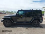 ✅ 2018 Jeep Wrangler Unlimited Sahara • VIN: 1C4BJWEG2JL895134 • Lot: 42203621. Wystawiony na IAAI z przebiegiem 124 854 mil. Bezpłatny archiwum sprzedaży aukcyjnych z USA i szczegółowy raport historii pojazdu na DreamBid. Zdjęcie 15.