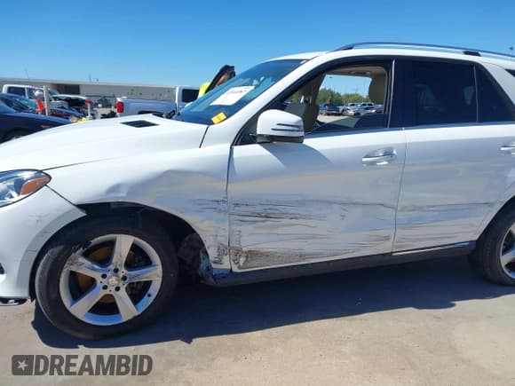 ✅ 2016 Mercedes-Benz GLE 350 • VIN: 4JGDA5HB3GA777029 • Лот: 43544987. Опубликован ранее на IAAI с пробегом 99 129 миль. Бесплатный доступ к архиву аукционных продаж из США и подробный отчёт об истории автомобиля на DreamBid. Изображение 6.