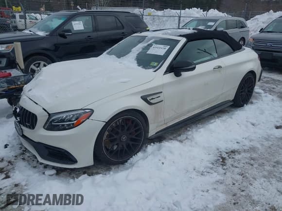 ✅ 2019 Mercedes-Benz C 63 S AMG • VIN: WDDWK8HB6KF926434 • Lot: 41521120. Listed on IAAI with 87,095 mi. Free auction sales archive from the USA and detailed vehicle history report at DreamBid. Image 17.