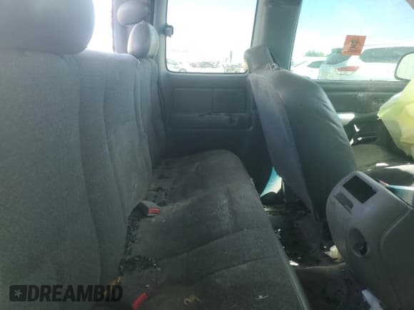 ✅ 2004 Chevrolet Silverado 1500 Work Truck • VIN: 1GCEC19V54E395559 • Лот: 48178315. Опубликован ранее на Copart с пробегом Не указан. Бесплатный доступ к архиву аукционных продаж из США и подробный отчёт об истории автомобиля на DreamBid. Изображение 10.