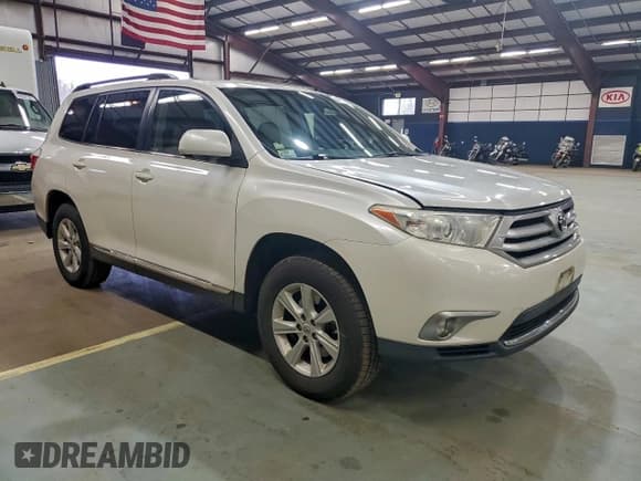 ✅ 2013 Toyota Highlander Plus • VIN: 5TDBK3EHXDS181999 • Lot: 94299105. Listed on Copart with 158,186 mi. Free auction sales archive from the USA and detailed vehicle history report at DreamBid. Image 4.