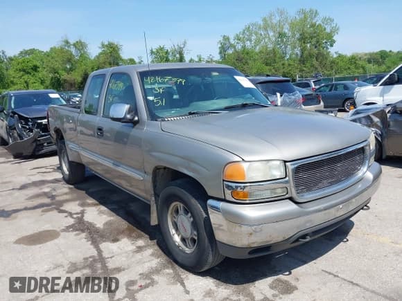 ✅ 2001 GMC Sierra 1500 SLE • VIN: 1GTEK19T31E271805 • Лот: 42167399. Опубликован ранее на IAAI с пробегом 206 202 миль. Бесплатный доступ к архиву аукционных продаж из США и подробный отчёт об истории автомобиля на DreamBid. Изображение 1.