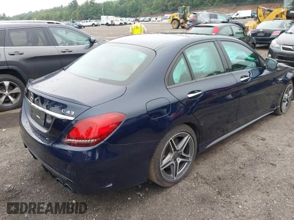 ✅ 2020 Mercedes-Benz C 43 AMG • VIN: W1KWF6EB0LR596187 • Lot: 42644855. Wystawiony na IAAI z przebiegiem 64 260 mil. Bezpłatny archiwum sprzedaży aukcyjnych z USA i szczegółowy raport historii pojazdu na DreamBid. Zdjęcie 4.