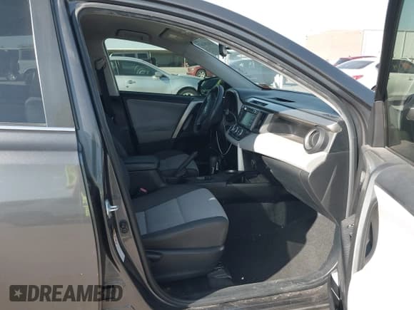 ✅ 2014 Toyota RAV4 LE • VIN: JTMZFREV8EJ002465 • Lot: 43639247. Wystawiony na IAAI z przebiegiem 137 363 mil. Bezpłatny archiwum sprzedaży aukcyjnych z USA i szczegółowy raport historii pojazdu na DreamBid. Zdjęcie 5.