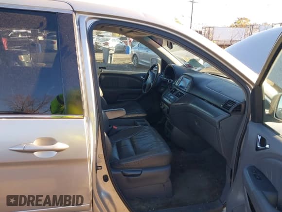 ✅ 2005 Honda Odyssey EX-L • VIN: 5FNRL38755B021484 • Лот: 43614979. Опубликован ранее на IAAI с пробегом 171 042 миль. Бесплатный доступ к архиву аукционных продаж из США и подробный отчёт об истории автомобиля на DreamBid. Изображение 5.