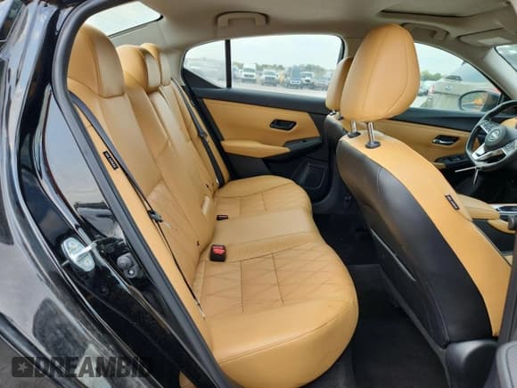 ✅ 2024 Nissan Sentra SV • VIN: 3N1AB8CV4RY326510 • Lot: 70798265. Wystawiony na Copart z przebiegiem 33 627 mil. Bezpłatny archiwum sprzedaży aukcyjnych z USA i szczegółowy raport historii pojazdu na DreamBid. Zdjęcie 10.