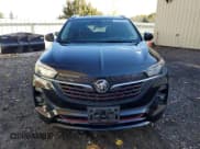 ✅ 2020 Buick Encore GX Preferred • VIN: KL4MMCSL3LB121123 • Lot: 87396435. Wystawiony na Copart z przebiegiem 34 807 mil. Bezpłatny archiwum sprzedaży aukcyjnych z USA i szczegółowy raport historii pojazdu na DreamBid. Zdjęcie 5.