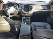 ✅ 2024 Volvo XC90 Plus Bright Theme • VIN: YV4062PE4R1162228 • Lot: 86220845. Wystawiony na Copart z przebiegiem 55 234 mil. Bezpłatny archiwum sprzedaży aukcyjnych z USA i szczegółowy raport historii pojazdu na DreamBid. Zdjęcie 8.