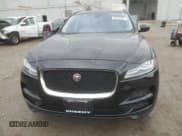 ✅ 2017 Jaguar F-Pace 20d Prestige • VIN: SADCK2BNXHA493093 • Lot: 90291985. Wystawiony na Copart z przebiegiem 106 348 mil. Bezpłatny archiwum sprzedaży aukcyjnych z USA i szczegółowy raport historii pojazdu na DreamBid. Zdjęcie 5.
