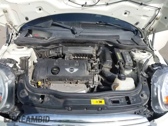 2012 MINI Hardtop with VIN WMWSU3C51CT257108, listed as a IAAI auction lot 43577965 with 127,914 mi miles and . Bid and sale history available at DreamBid. Image 10.