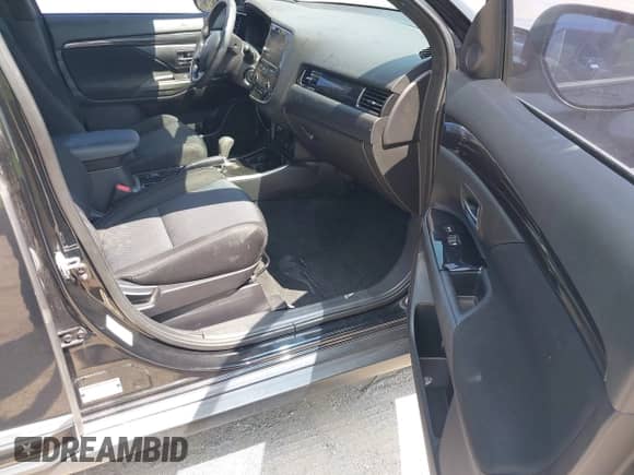 2018 Mitsubishi Outlander SE with VIN JA4AD3A36JZ031408, listed as a IAAI auction lot 42970834 with 106,485 mi miles and . Bid and sale history available at DreamBid. Image 5.