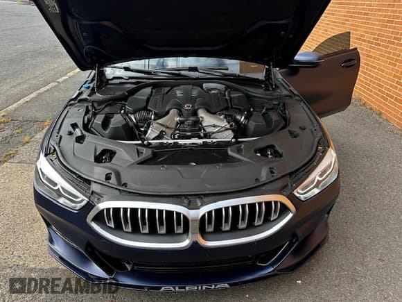 ✅ 2024 BMW 8 Series ALPINA B8 xDrive • VIN: WBAGX0C15RCN79848 • Lot: 75108124. Listed on Copart with 1,566 mi. Free auction sales archive from the USA and detailed vehicle history report at DreamBid. Image 11.