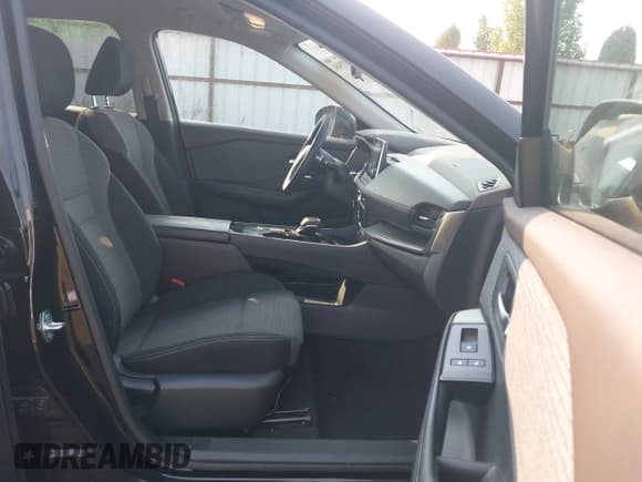 ✅ 2023 Nissan Rogue SV • VIN: 5N1BT3BA7PC791266 • Lot: 43175884. Listed on IAAI with 44,561 mi. Free auction sales archive from the USA and detailed vehicle history report at DreamBid. Image 5.