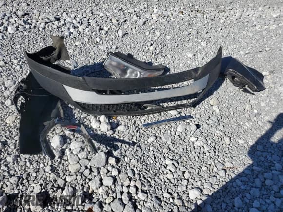 ✅ 2019 GMC Acadia SLE • VIN: 1GKKNLLS0KZ140626 • Lot: 90031265. Wystawiony na Copart z przebiegiem 101 895 mil. Bezpłatny archiwum sprzedaży aukcyjnych z USA i szczegółowy raport historii pojazdu na DreamBid. Zdjęcie 13.