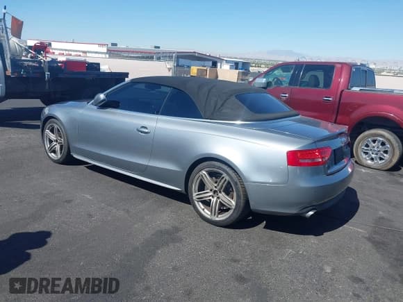 ✅ 2010 Audi A5 Prestige • VIN: WAUVFAFH1AN022369 • Lot: 42631945. Listed on IAAI with 156,434 mi. Free auction sales archive from the USA and detailed vehicle history report at DreamBid. Image 3.