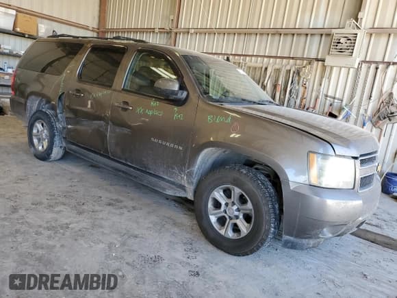 ✅ 2011 Chevrolet Suburban LT • VIN: 1GNSKJE34BR212434 • Lot: 72231994. Wystawiony na Copart z przebiegiem 209 897 mil. Bezpłatny archiwum sprzedaży aukcyjnych z USA i szczegółowy raport historii pojazdu na DreamBid. Zdjęcie 4.