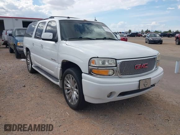 ✅ 2004 GMC Yukon XL • VIN: 1GKFK66U44J133981 • Lot: 43192475. Listed on IAAI with 298,700 mi. Free auction sales archive from the USA and detailed vehicle history report at DreamBid. Image 1.