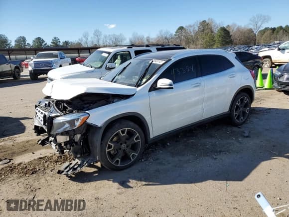 ✅ 2020 Mercedes-Benz GLA 250 • VIN: W1NTG4EB7LU040379 • Лот: 72948142. Опубликован ранее на Copart с пробегом 43 394 миль. Бесплатный доступ к архиву аукционных продаж из США и подробный отчёт об истории автомобиля на DreamBid. Изображение 1.