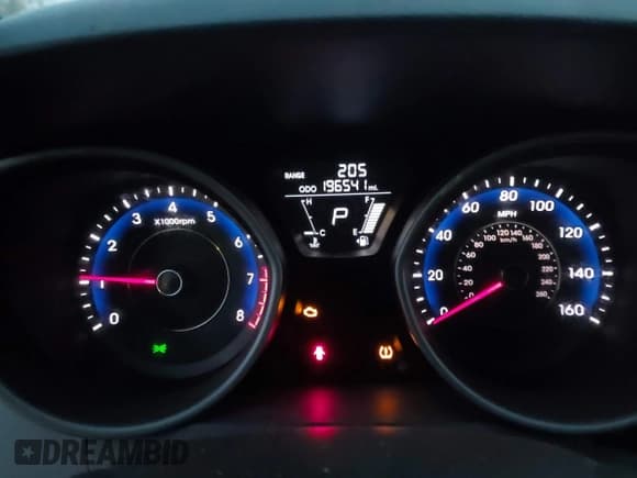 ✅ 2011 Hyundai Elantra GLS • VIN: KMHDH4AE9BU112184 • Lot: 43835556. Listed on IAAI with 196,541 mi. Free auction sales archive from the USA and detailed vehicle history report at DreamBid. Image 7.