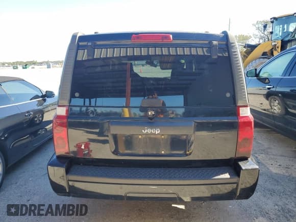 ✅ 2006 Jeep Commander • VIN: 1J8HH48K16C106515 • Lot: 82670514. Listed on Copart with 232,689 mi. Free auction sales archive from the USA and detailed vehicle history report at DreamBid. Image 6.