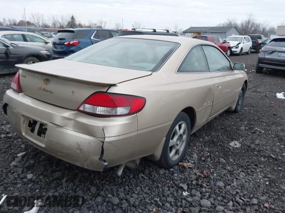 ✅ 2000 Toyota Solara SE • VIN: 2T1CF28PXYC305662 • Lot: 43680872. Wystawiony na IAAI z przebiegiem 143 274 mil. Bezpłatny archiwum sprzedaży aukcyjnych z USA i szczegółowy raport historii pojazdu na DreamBid. Zdjęcie 4.