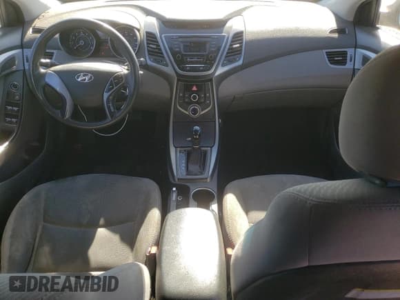 ✅ 2016 Hyundai Elantra SE • VIN: 5NPDH4AE3GH739436 • Lot: 90726135. Wystawiony na Copart z przebiegiem 189 012 mil. Bezpłatny archiwum sprzedaży aukcyjnych z USA i szczegółowy raport historii pojazdu na DreamBid. Zdjęcie 8.