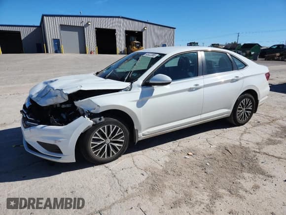 ✅ 2021 Volkswagen Jetta S • VIN: 3VWC57BU3MM058689 • Lot: 90622385. Wystawiony na Copart z przebiegiem 53 254 mil. Bezpłatny archiwum sprzedaży aukcyjnych z USA i szczegółowy raport historii pojazdu na DreamBid. Zdjęcie 1.