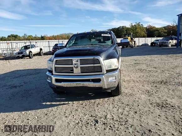 ✅ 2010 Dodge 2500 Laramie • VIN: 3D7UT2HL8AG135295 • Lot: 90731765. Wystawiony na Copart z przebiegiem 178 888 mil. Bezpłatny archiwum sprzedaży aukcyjnych z USA i szczegółowy raport historii pojazdu na DreamBid. Zdjęcie 14.