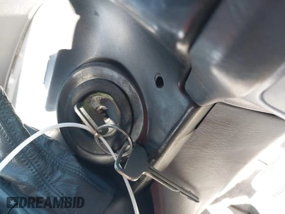 ✅ 2000 Toyota Sienna LE • VIN: 4T3ZF13C4YU296651 • Lot: 43770511. Listed on IAAI with 164,209 mi. Free auction sales archive from the USA and detailed vehicle history report at DreamBid. Image 11.