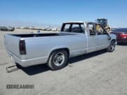 ✅ 1993 GMC Sierra 1500 • VIN: 1GTGC39N9PE540336 • Lot: 69100205. Wystawiony na Copart z przebiegiem Nie podano. Bezpłatny archiwum sprzedaży aukcyjnych z USA i szczegółowy raport historii pojazdu na DreamBid. Zdjęcie 3.
