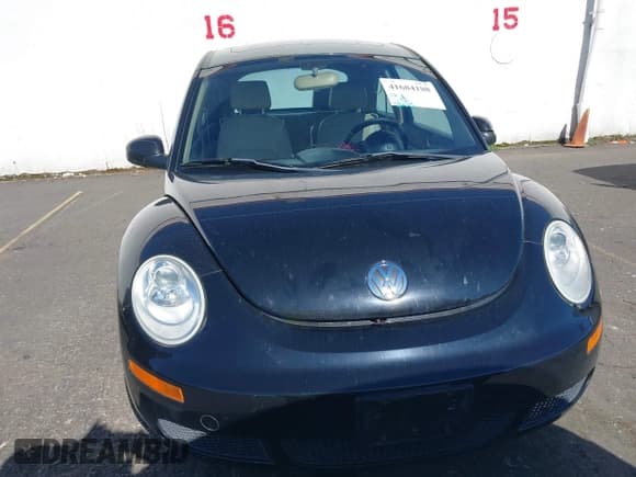 ✅ 2008 Volkswagen Beetle S • VIN: 3VWRW31C28M504281 • Lot: 41684188. Listed on IAAI with 95,235 mi. Free auction sales archive from the USA and detailed vehicle history report at DreamBid. Image 6.