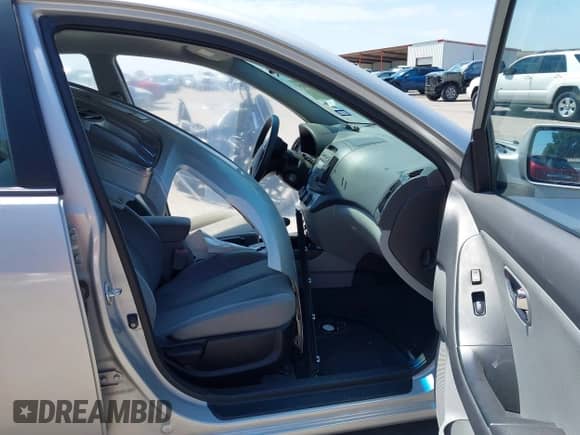 2010 Hyundai Elantra SE with VIN KMHDU4AD9AU874304, listed as a IAAI auction lot 42336805 with 68,494 mi miles and . Bid and sale history available at DreamBid. Image 5.