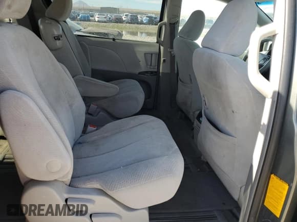 ✅ 2011 Toyota Sienna LE • VIN: 5TDKK3DC5BS148430 • Lot: 90360255. Wystawiony na Copart z przebiegiem 198 741 mil. Bezpłatny archiwum sprzedaży aukcyjnych z USA i szczegółowy raport historii pojazdu na DreamBid. Zdjęcie 10.