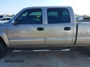 ✅ 2002 Chevrolet Silverado 2500HD LS • VIN: 1GCHK23U22F147301 • Lot: 43522784. Wystawiony na IAAI z przebiegiem 161 198 mil. Bezpłatny archiwum sprzedaży aukcyjnych z USA i szczegółowy raport historii pojazdu na DreamBid. Zdjęcie 14.