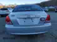 2005 Hyundai Elantra GLS z VIN KMHDN46D25U071992, wystawiony jako Copart lot #80235574 z przebiegiem 304 225 mil mil oraz Szkoda całkowita • Salvage title. Historia ofert i sprzedaży dostępna na DreamBid. Obrazek 6.