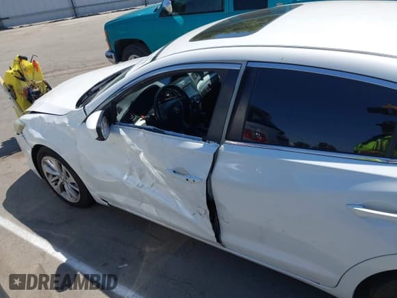 ✅ 2017 Acura ILX Premium • VIN: 19UDE2F79HA003618 • Lot: 42718656. Listed on IAAI with 165,037 mi. Free auction sales archive from the USA and detailed vehicle history report at DreamBid. Image 20.