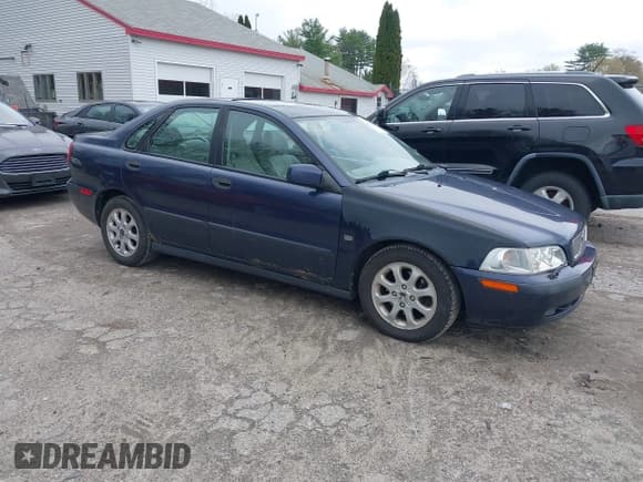 ✅ 2002 Volvo S40 • VIN: YV1VS29522F868442 • Лот: 42180096. Опубликован ранее на IAAI с пробегом 133 530 миль. Бесплатный доступ к архиву аукционных продаж из США и подробный отчёт об истории автомобиля на DreamBid. Изображение 1.