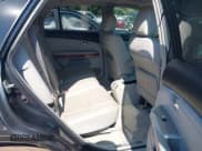 ✅ 2006 Lexus RX 330 • VIN: 2T2HA31U56C097872 • Лот: 42925845. Опубликован ранее на IAAI с пробегом 255 268 миль. Бесплатный доступ к архиву аукционных продаж из США и подробный отчёт об истории автомобиля на DreamBid. Изображение 8.