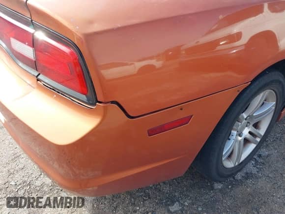 2011 Dodge Charger Rallye z VIN 2B3CL3CG3BH591200, wystawiony jako IAAI lot #41339033 z przebiegiem 182 173 mil mil oraz . Historia ofert i sprzedaży dostępna na DreamBid. Obrazek 12.