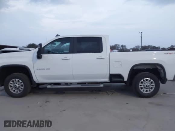 ✅ 2025 Chevrolet Silverado 2500HD LT • VIN: 2GC1KNEY5S1228495 • Лот: 43602216. Опубликован ранее на IAAI с пробегом 4 940 миль. Бесплатный доступ к архиву аукционных продаж из США и подробный отчёт об истории автомобиля на DreamBid. Изображение 14.