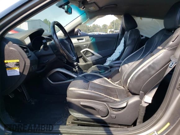 ✅ 2015 Hyundai Veloster Turbo • VIN: KMHTC6AE1FU229902 • Lot: 75295704. Wystawiony na Copart z przebiegiem 133 796 mil. Bezpłatny archiwum sprzedaży aukcyjnych z USA i szczegółowy raport historii pojazdu na DreamBid. Zdjęcie 7.