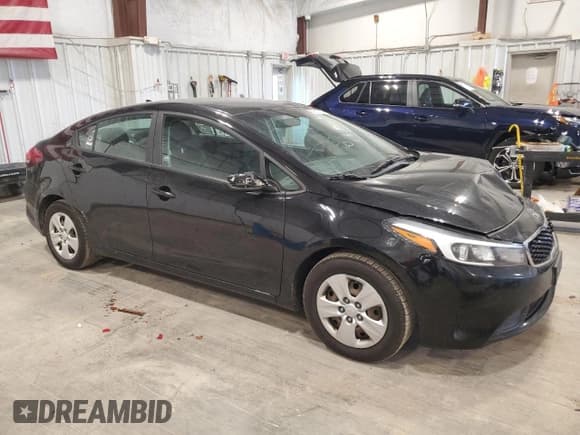 ✅ 2017 Kia Forte LX • VIN: 3KPFL4A79HE136988 • Лот: 82612125. Опубликован ранее на Copart с пробегом 152 458 миль. Бесплатный доступ к архиву аукционных продаж из США и подробный отчёт об истории автомобиля на DreamBid. Изображение 4.
